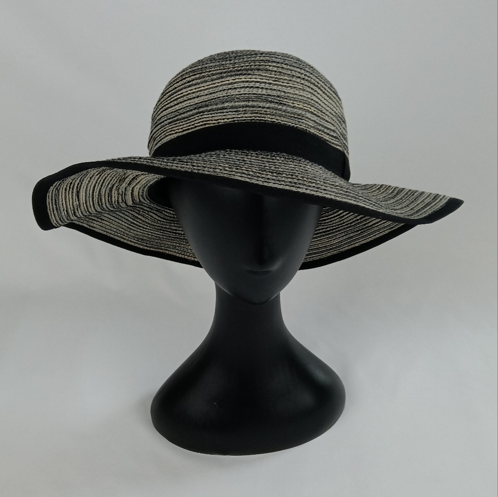 Solar Escape Womens Hat.